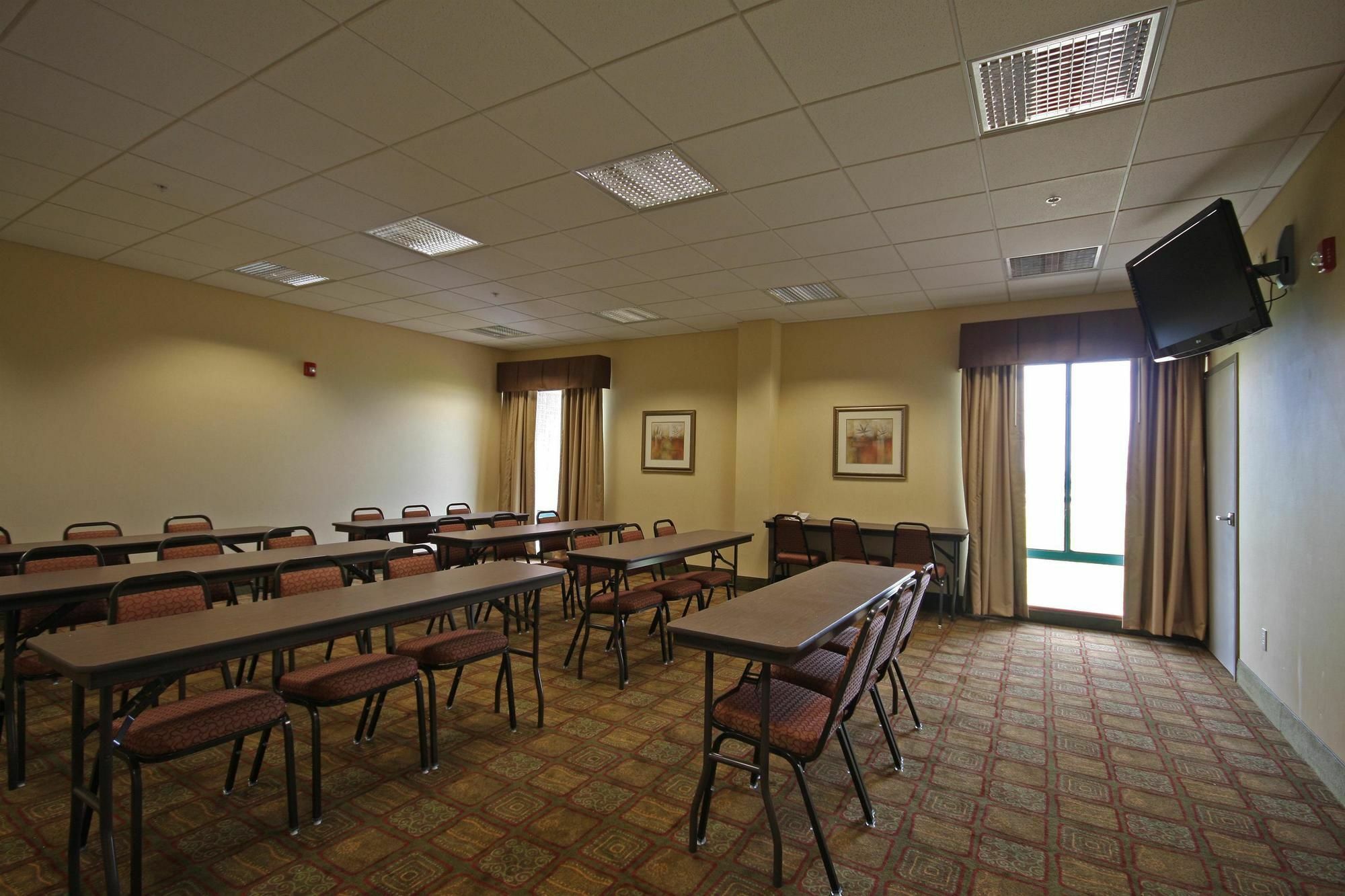 The Bridges Hotel Natchez Business photo